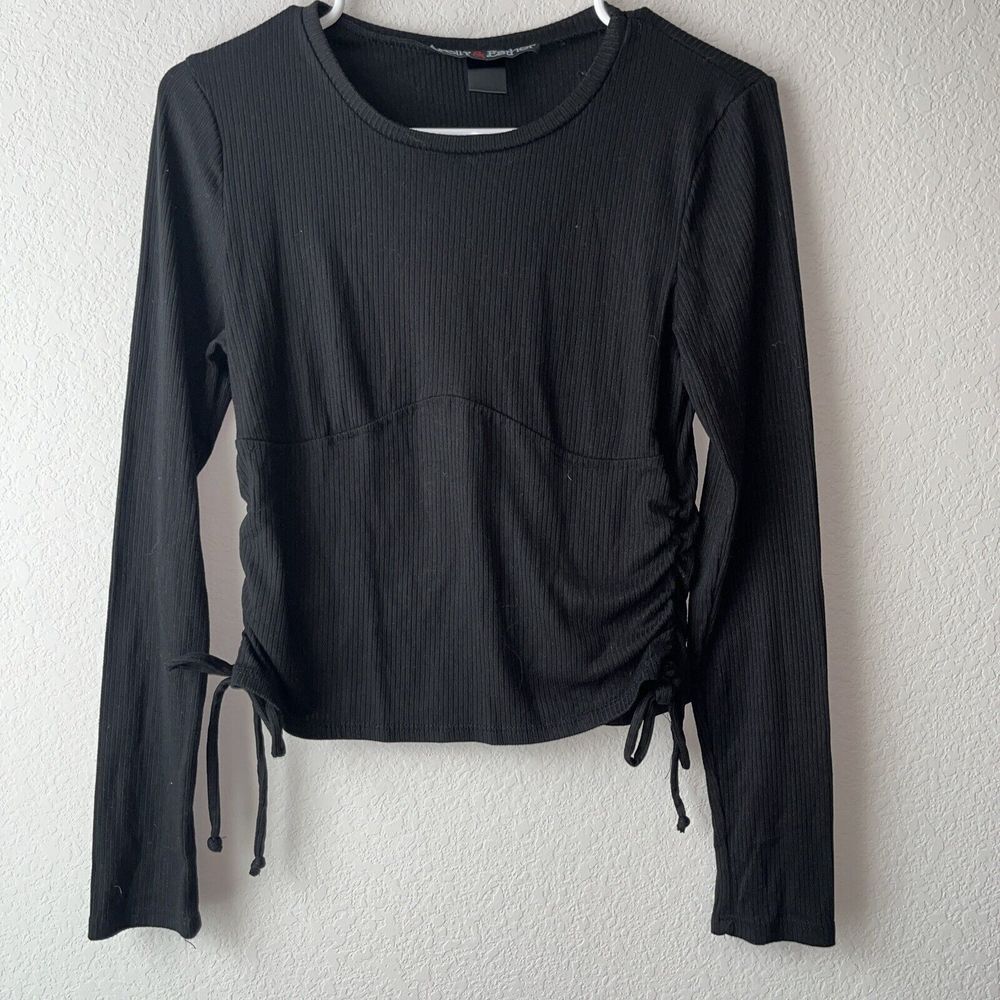 Polly Esther Medium Cropped Long Sleeve Ribbed Top Black